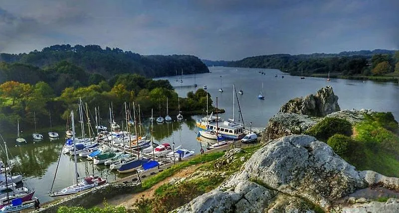 Le Petit Breizh, Gites Culturel Aux Petits Bonheur Férel
